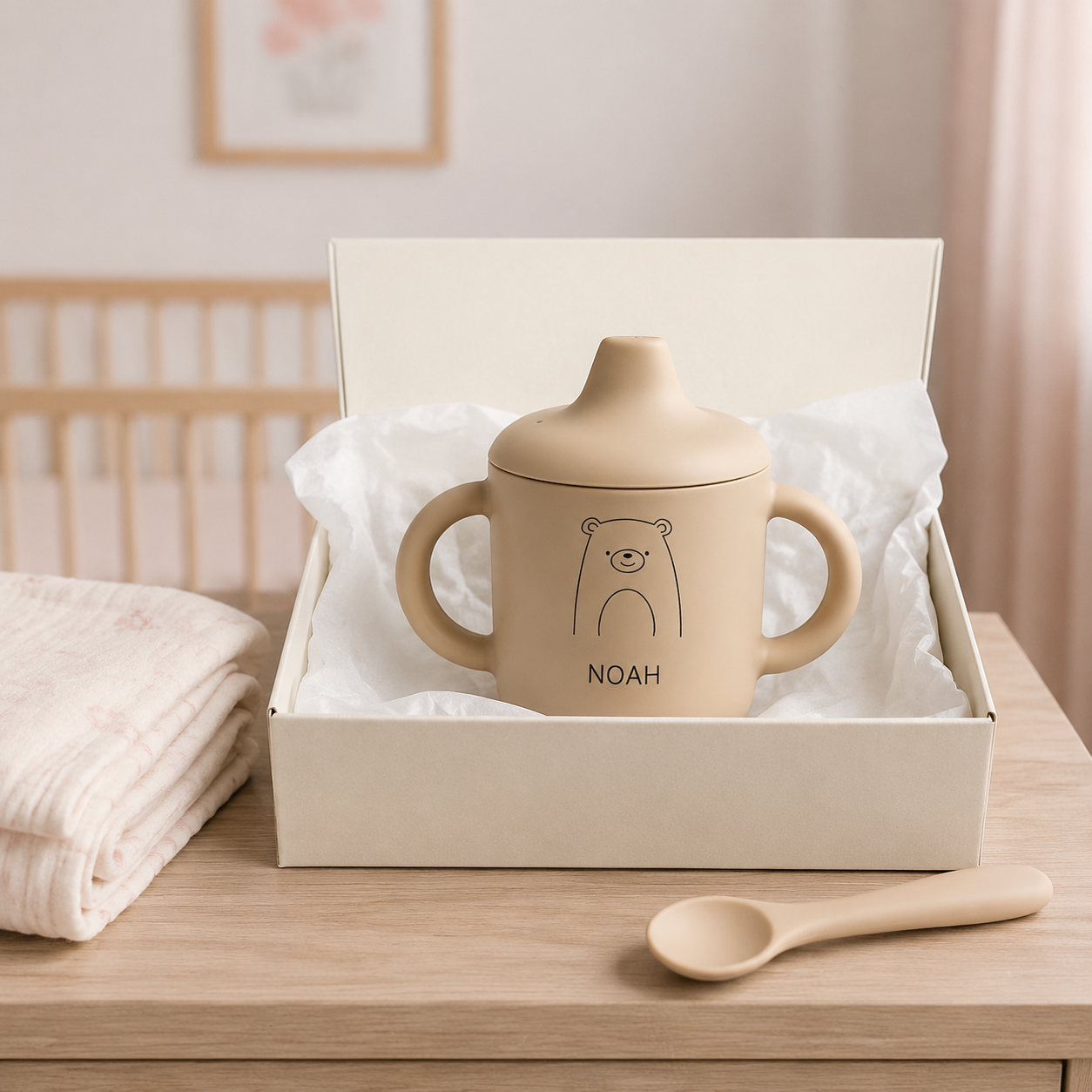 Tasse d’apprentissage bébé beige personnalisée motif ours en coffret