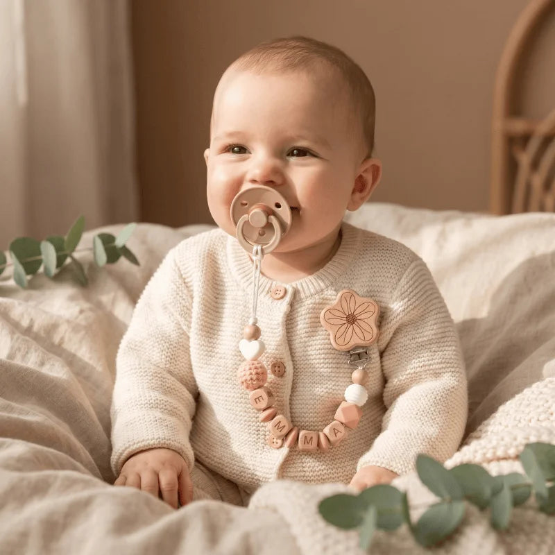 Attache-Tétine Bébé Personnalisée avec Prénom en Bois