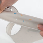 Bavoir Bébé en Silicone Souple à Motifs avec Poche