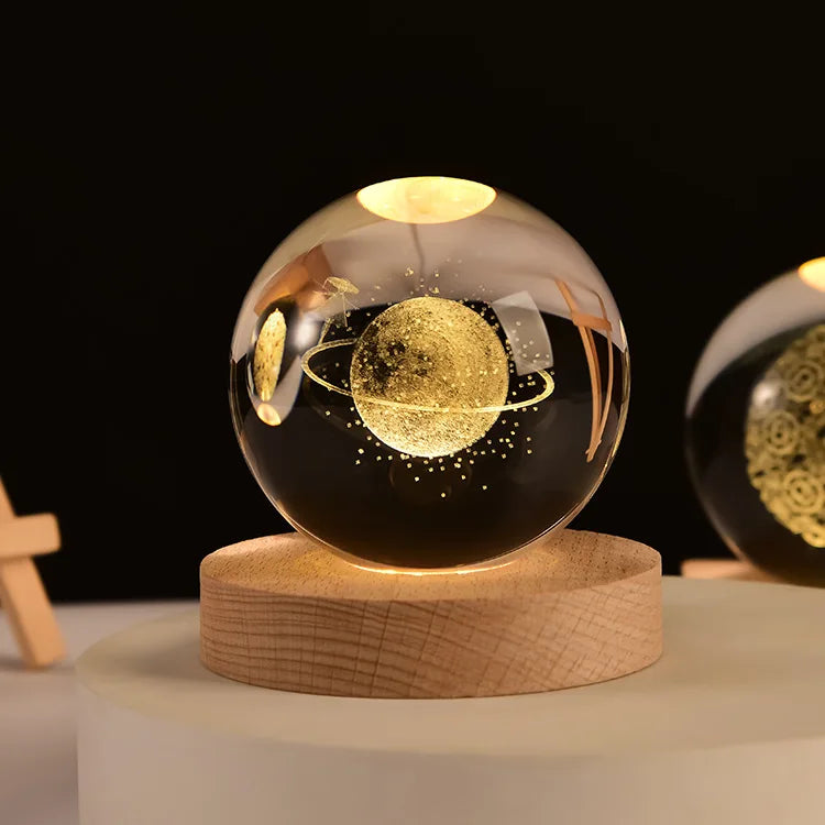 Kristallkugel-Nachtlicht, lasergeätztes Geburtstagsgeschenk, Glaskugel, Heim-Schreibtischdekoration mit USB-Holzsockel