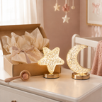 Veilleuses Lune et Étoile présentées en cadeau